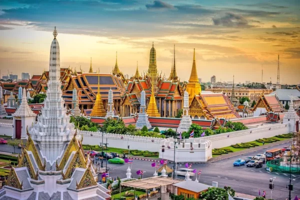 Grand Palace, Wat Pho, and Wat Arun Guided Tour